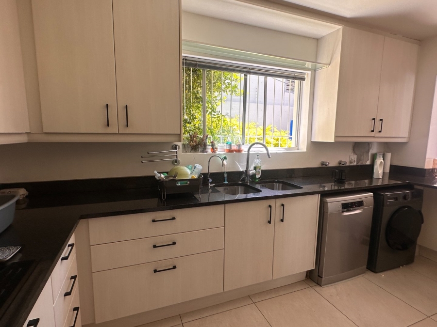 To Let 3 Bedroom Property for Rent in Higgovale Western Cape